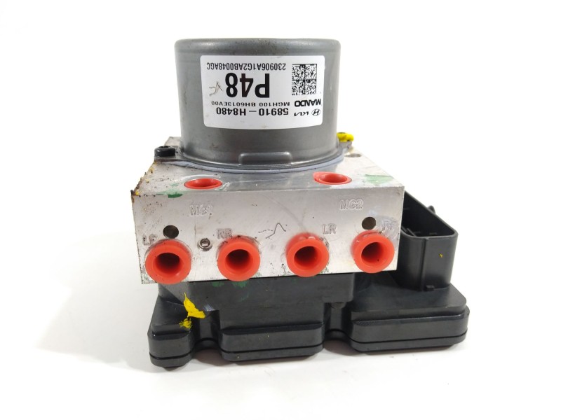 Recambio de abs para kia stonic (ybcuv) platinum edition referencia OEM IAM 58910H8480  