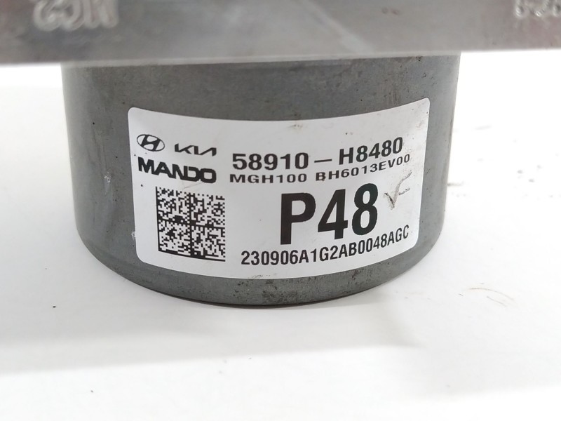 Recambio de abs para kia stonic (ybcuv) platinum edition referencia OEM IAM 58910H8480  