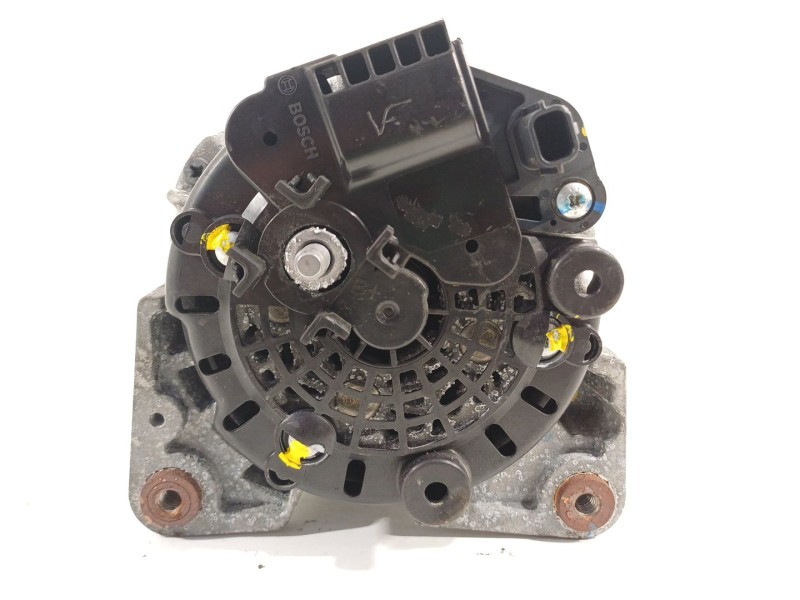 Recambio de alternador para dacia sandero comfort referencia OEM IAM 231002854R  