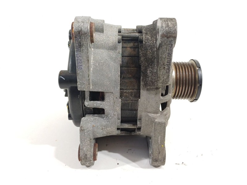 Recambio de alternador para dacia sandero comfort referencia OEM IAM 231002854R  