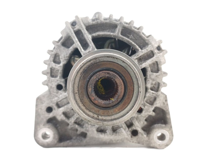 Recambio de alternador para renault clio iii 20 aniversario referencia OEM IAM 8200660033  