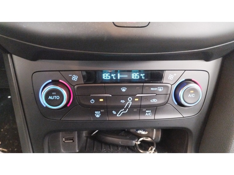 Recambio de mando climatizador para ford focus turn. st-line b&r referencia OEM IAM F1ET18C612AK  