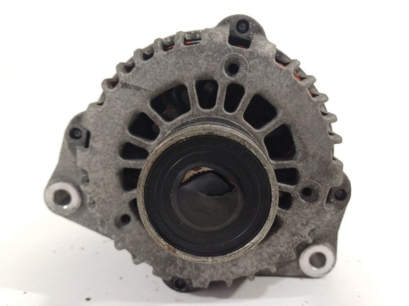 Recambio de alternador para ssangyong rodius xdi referencia OEM IAM A6651540302  