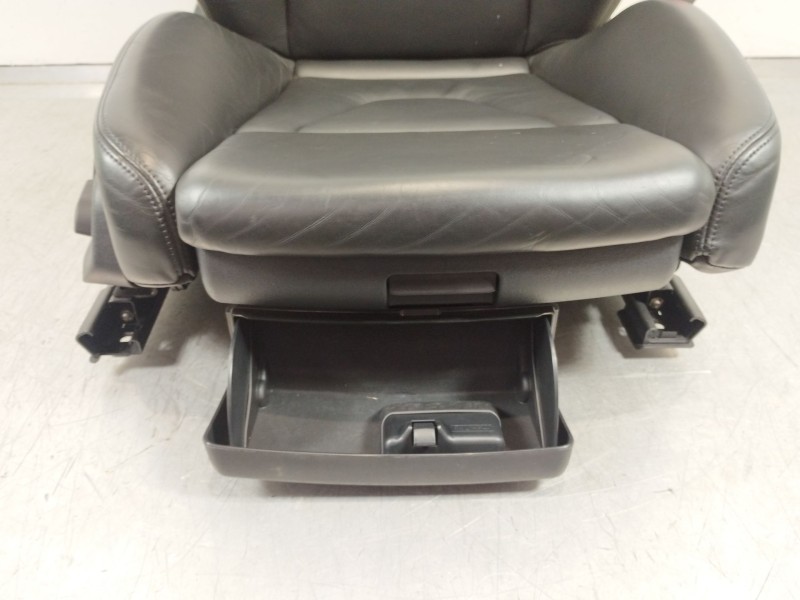 Recambio de asiento delantero derecho para audi s6 berlina (4f2) 5.2 referencia OEM IAM 8E0881106  