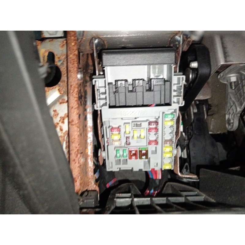 Recambio de caja reles / fusibles para opel astra j lim. selective referencia OEM IAM   