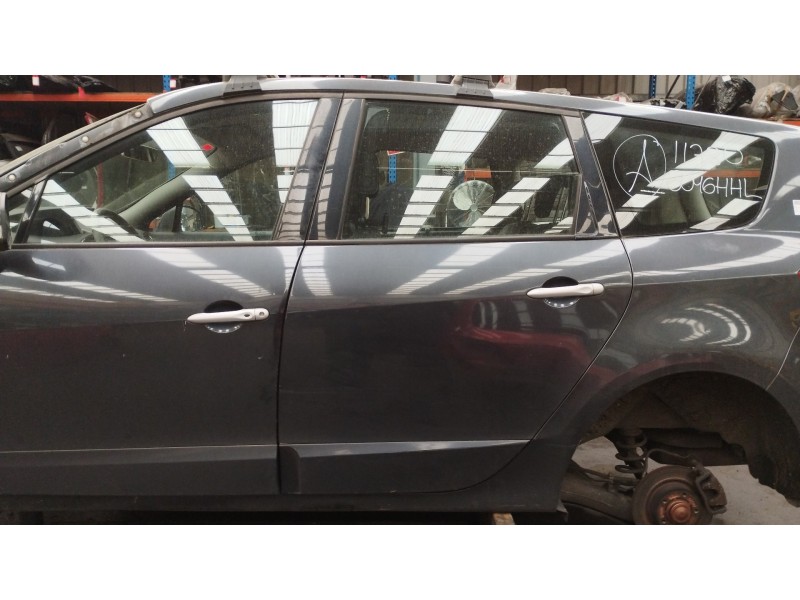 Recambio de puerta trasera izquierda para renault grand scenic iii bose edition referencia OEM IAM   