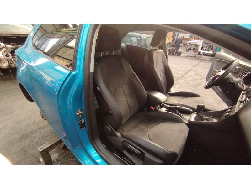 Recambio de asiento delantero derecho para seat leon sc (5f5) style referencia OEM IAM   