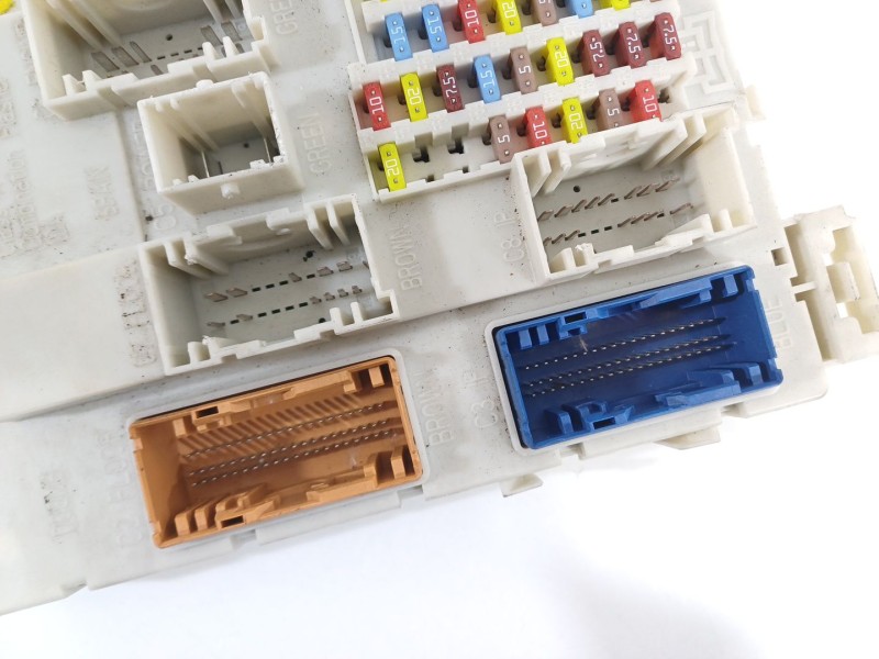 Recambio de caja reles / fusibles para ford focus turn. st-line b&r referencia OEM IAM GV6T14A073PJ  