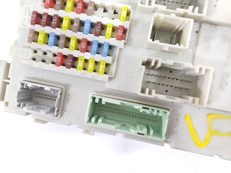 Recambio de caja reles / fusibles para ford focus turn. st-line b&r referencia OEM IAM GV6T14A073PJ  