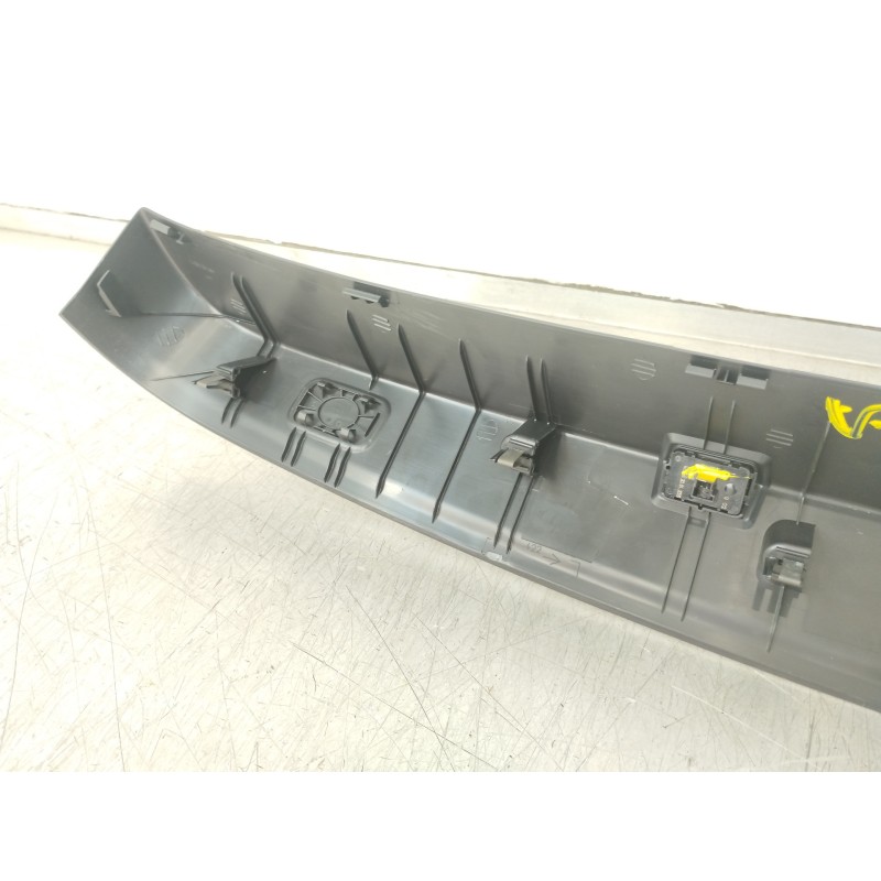 Recambio de molduras traseras para mercedes-benz clase gle (bm 167)(09.2018) gle 350 de 4matic (167.117) referencia OEM IAM A167