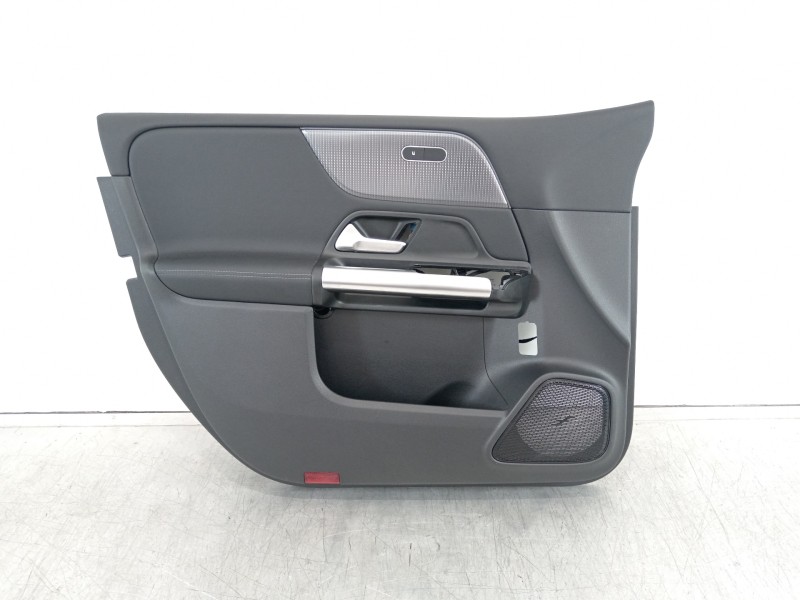 Recambio de guarnecido puerta delantera izquierda para mercedes-benz clase b (w247) 247 referencia OEM IAM A2477204702  