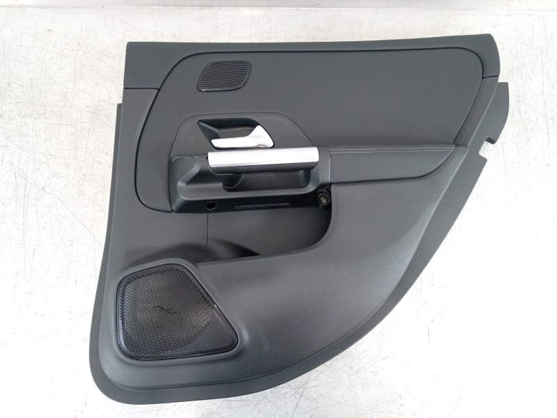 Recambio de guarnecido puerta trasera derecha para mercedes-benz clase b (w247) 247 referencia OEM IAM A2477309800  