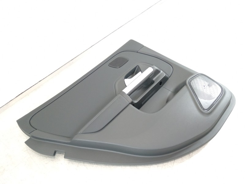 Recambio de guarnecido puerta trasera izquierda para mercedes-benz clase b (w247) 247 referencia OEM IAM A2477309700  