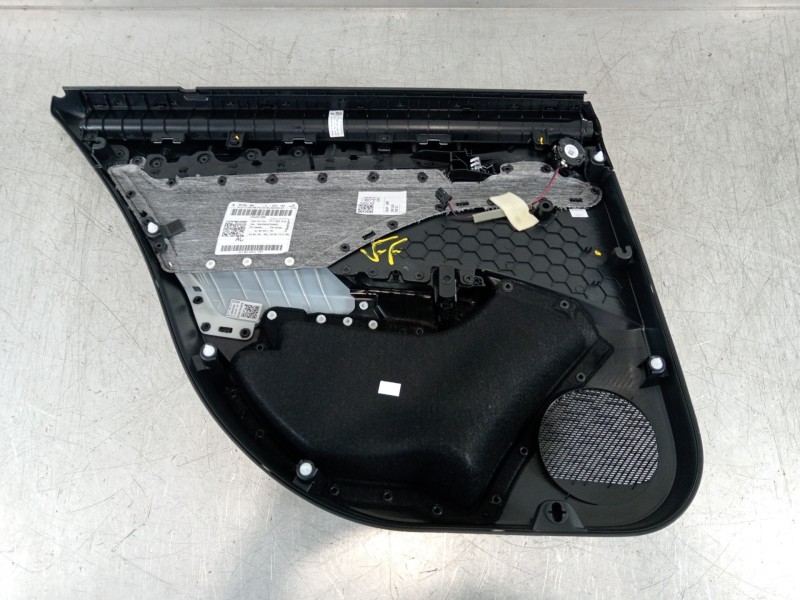 Recambio de guarnecido puerta trasera derecha para skoda octavia combi (5e5) ambition referencia OEM IAM 5E7867212  