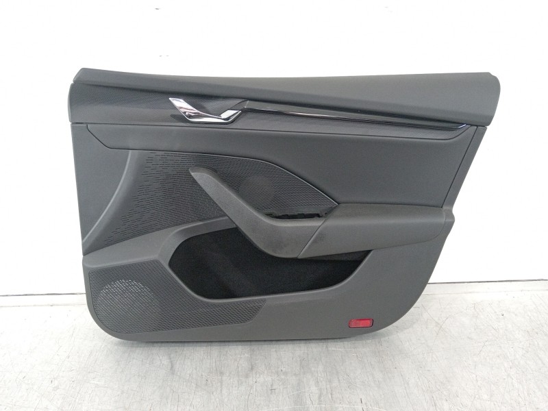 Recambio de guarnecido puerta delantera derecha para skoda octavia combi (5e5) ambition referencia OEM IAM 5E4867012  