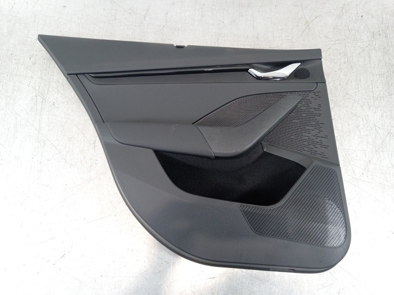 Recambio de guarnecido puerta trasera izquierda para skoda octavia combi (5e5) ambition referencia OEM IAM 5E7867211  