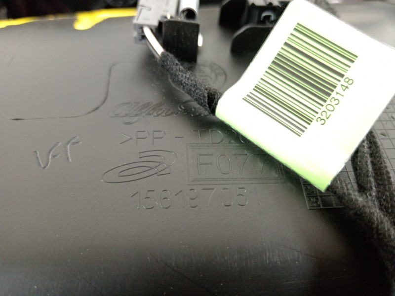 Recambio de guarnecido puerta trasera derecha para alfa romeo stelvio (630) quadrifoglio 4wd referencia OEM IAM 156197051  