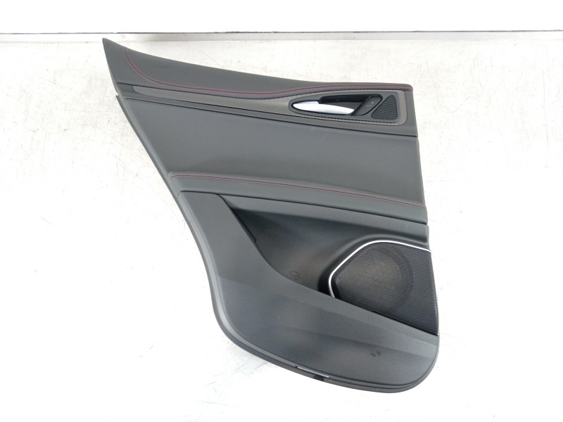 Recambio de guarnecido puerta trasera izquierda para alfa romeo stelvio (630) quadrifoglio 4wd referencia OEM IAM 156197052  