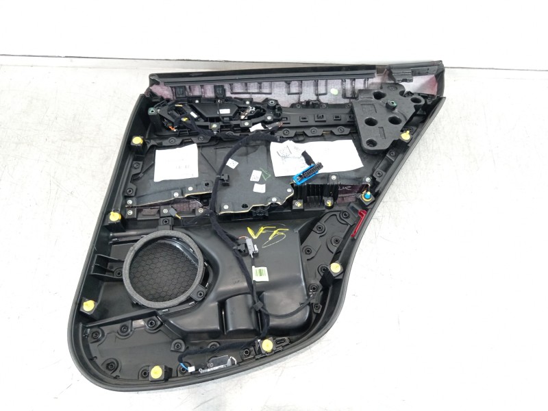 Recambio de guarnecido puerta trasera izquierda para alfa romeo stelvio (630) quadrifoglio 4wd referencia OEM IAM 156197052  