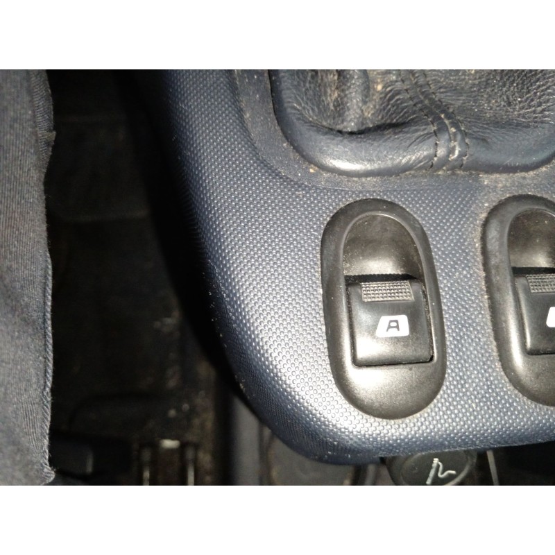 Recambio de mando elevalunas delantero izquierdo para peugeot 1007 sport referencia OEM IAM   