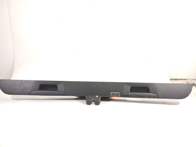 Recambio de moldura para mercedes-benz clase b (w247) 247 referencia OEM IAM A2477403200  