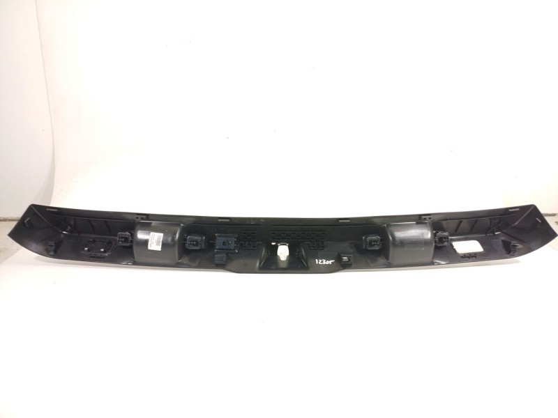 Recambio de moldura para mercedes-benz clase b (w247) 247 referencia OEM IAM A2477403200  