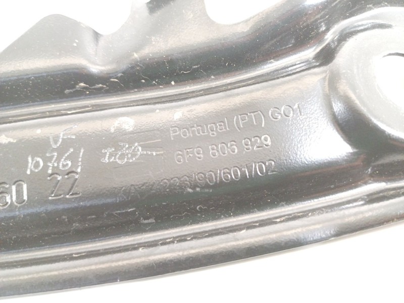 Recambio de travesaño superior para seat arona xperience referencia OEM IAM 6F9806929  