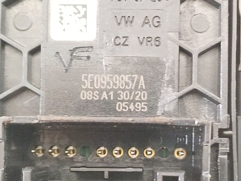 Recambio de mando elevalunas delantero izquierdo para skoda fabia active referencia OEM IAM 5E0959857A  