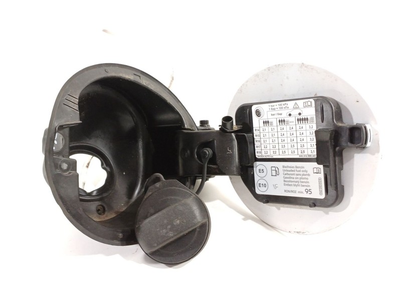 Recambio de tapa exterior combustible para skoda fabia active referencia OEM IAM 6V6809909 04E010012R 6V6809999B