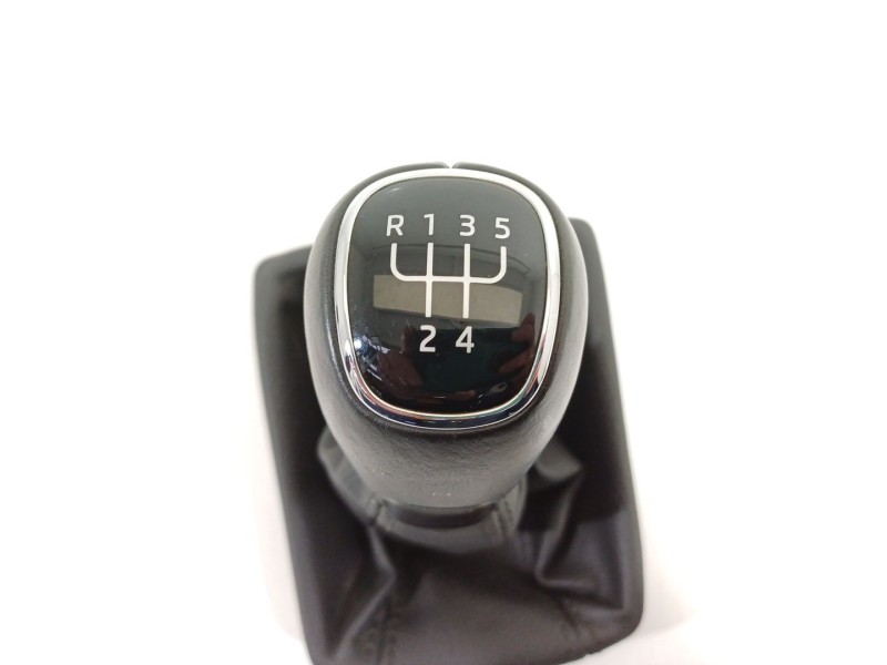 Recambio de pomo palanca cambio para skoda fabia active referencia OEM IAM 6V0711113CJ  