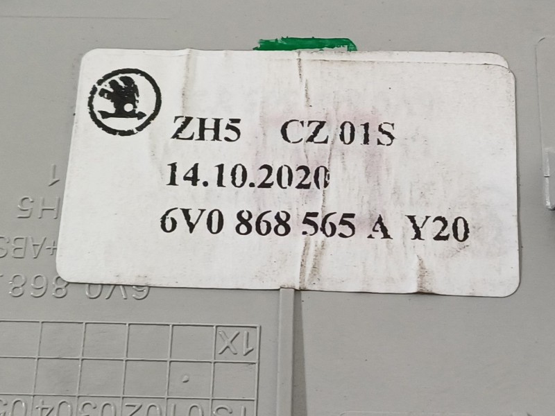 Recambio de guantera para skoda fabia active referencia OEM IAM 6V0868565A  