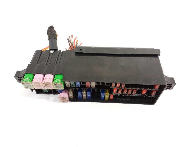 Recambio de caja reles / fusibles para skoda fabia active referencia OEM IAM 6C0937615A  