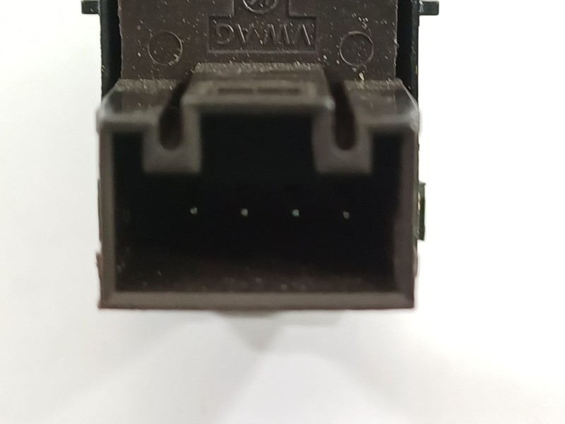 Recambio de mando elevalunas trasero derecho para skoda fabia active referencia OEM IAM 6V0959855  