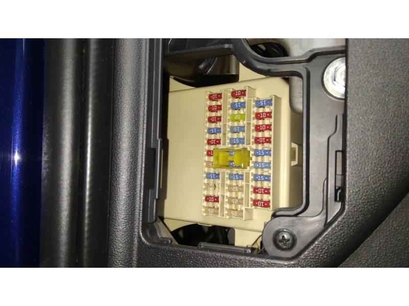 Recambio de caja reles / fusibles para hyundai i30 classic referencia OEM IAM 919501H51010  