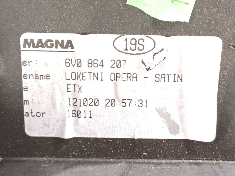 Recambio de apoyabrazos central para skoda fabia active referencia OEM IAM 6V0864207  