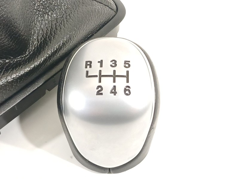 Recambio de pomo palanca cambio para ford focus turn. st-line b&r referencia OEM IAM F1FR7217CKA  