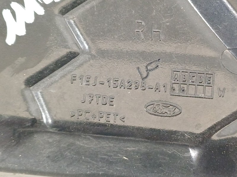 Recambio de rejilla paragolpes izquierda para ford focus turn. st-line b&r referencia OEM IAM F1EJ15A299A1  