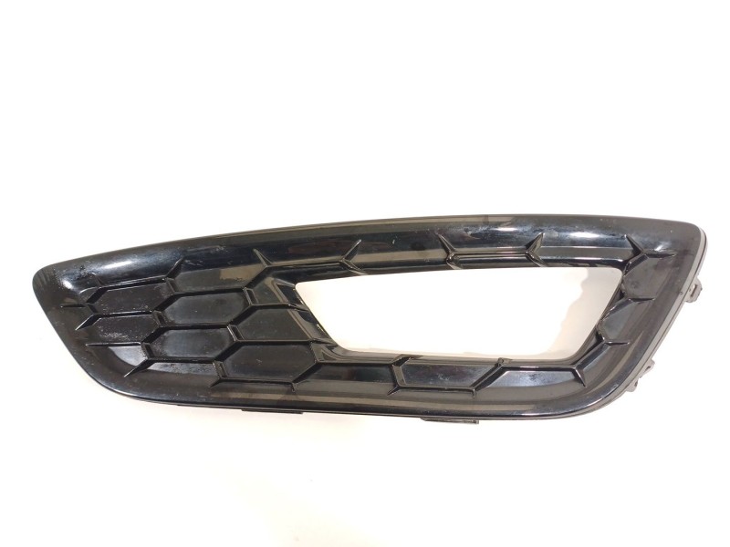 Recambio de rejilla paragolpes derecha para ford focus turn. st-line b&r referencia OEM IAM F1EJ15A298A1  