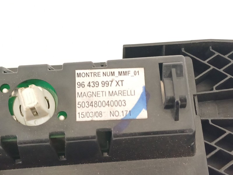 Recambio de pantalla multifuncion para peugeot 207 confort referencia OEM IAM 96439997xt  