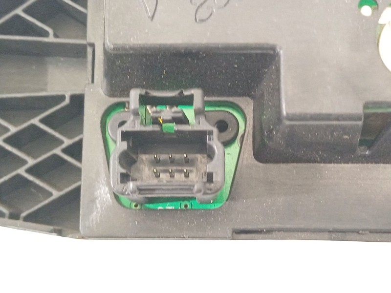 Recambio de pantalla multifuncion para peugeot 207 confort referencia OEM IAM 96439997xt  