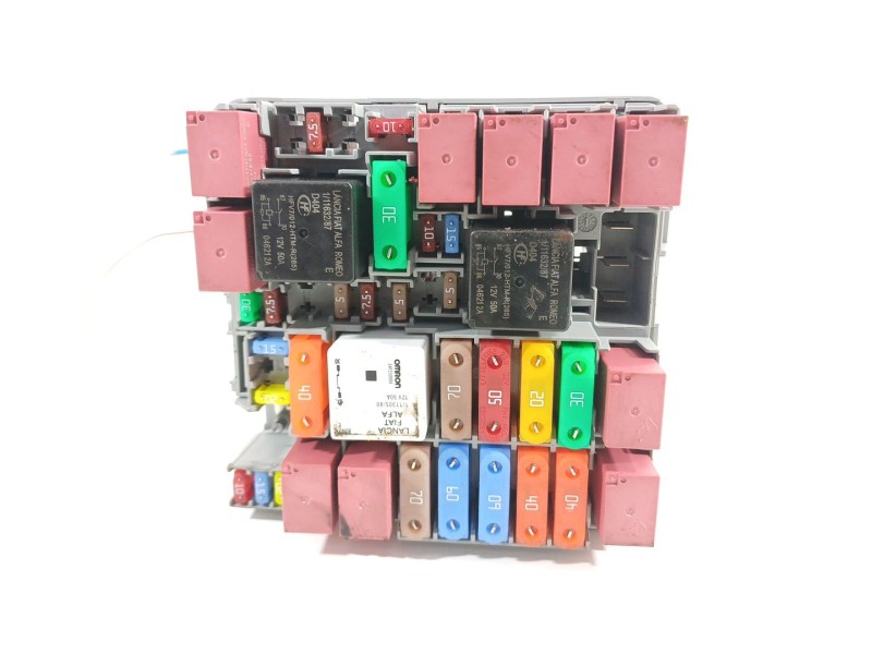 Recambio de caja reles / fusibles para fiat tipo ii (356) sedan referencia OEM IAM 52028777  