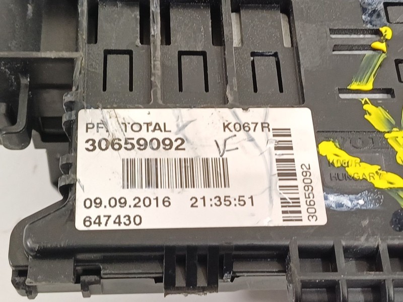Recambio de caja reles / fusibles para volvo xc60 inscription 2wd referencia OEM IAM 30659092   Recambio de caja reles / fusibles para volvo xc60 inscription 2wd referencia OEM IAM 30659092