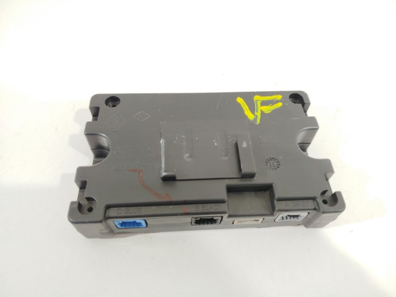 Recambio de modulo electronico para renault megane iii berlina 5 p dynamique referencia OEM IAM 280246043R  