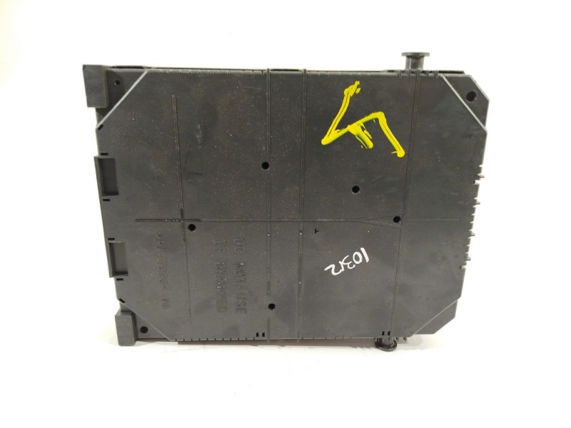 Recambio de caja reles / fusibles para peugeot 308 referencia OEM IAM 9819851480  