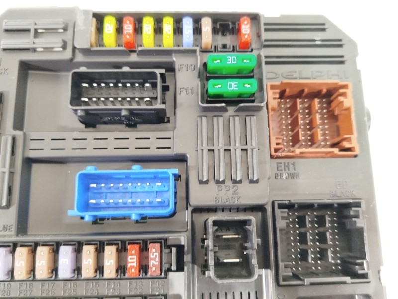 Recambio de caja reles / fusibles para peugeot 308 referencia OEM IAM 9819851480  
