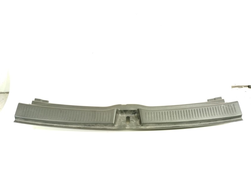 Recambio de moldura para mercedes-benz clase b (w247) 247 referencia OEM IAM A2476900100  