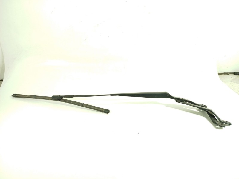 Recambio de brazo limpia delantero derecho para mercedes-benz clase b (w247) 247 referencia OEM IAM A2478204600  