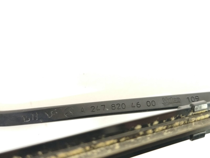Recambio de brazo limpia delantero derecho para mercedes-benz clase b (w247) 247 referencia OEM IAM A2478204600  