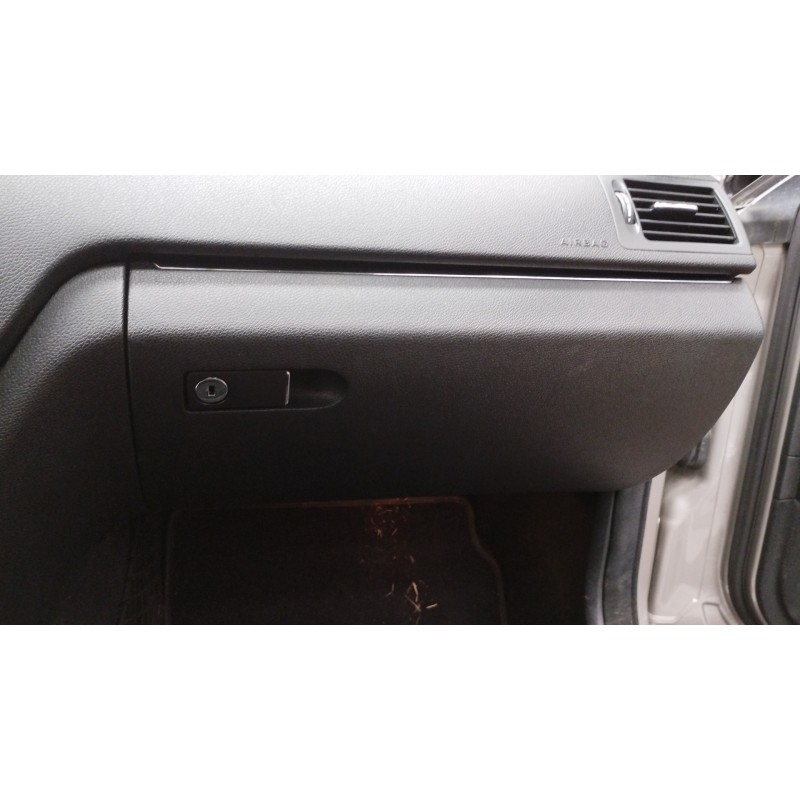 Recambio de guantera para mercedes-benz clase c (w204) berlina c 200 kompressor (204.041) referencia OEM IAM   