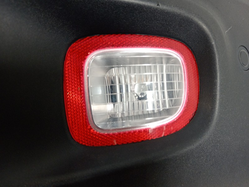 Recambio de paragolpes trasero para jeep renegade deserthawk 4wd referencia OEM IAM 735585023  